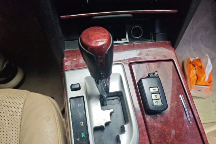 Used Toyota Camry 2012 2.5G Luxury Edition Gear Lever