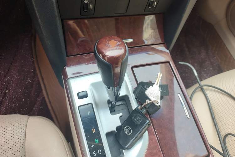 Used Toyota Camry 2012 2.5G Luxury Edition Gear Lever