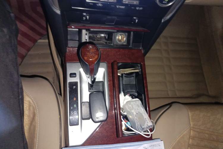 Used Toyota Camry 2012 2.5G Luxury Edition Gear Lever