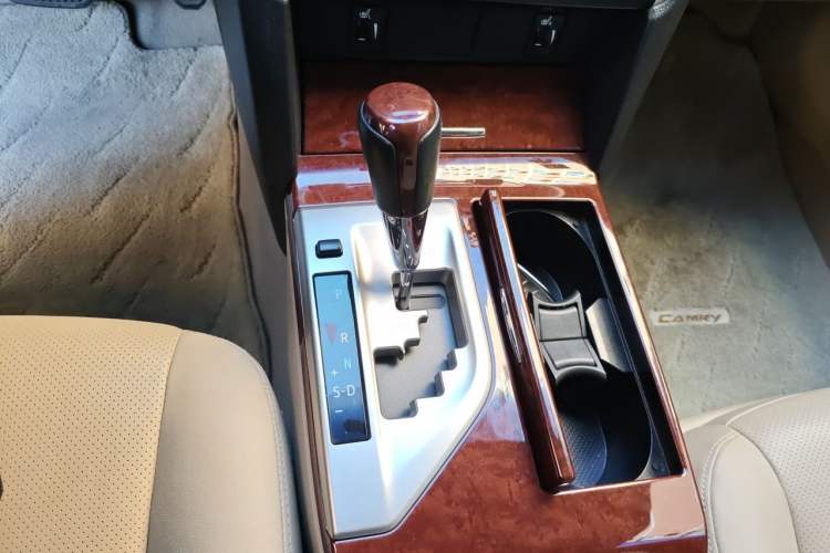 Used Toyota Camry 2012 2.5G Luxury Edition Gear Lever