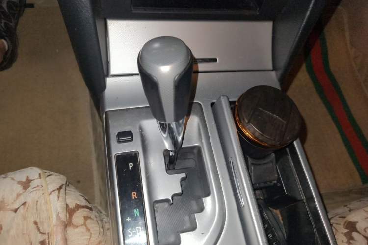 Used Toyota Camry 2012 Junrui 2.0S Radiant Edition Gear Lever