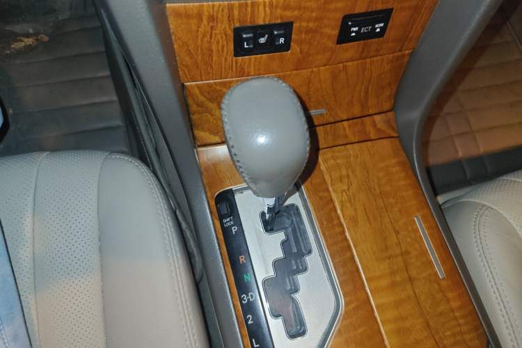 Used Toyota Camry 2012 200G Classic Luxury Edition Gear Lever