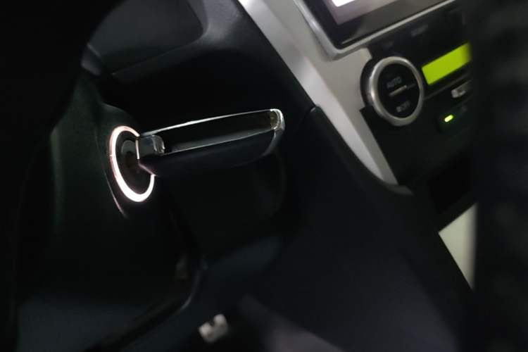 Used Toyota Camry 2012 Junrui 2.0S Radiant Edition Interior 1