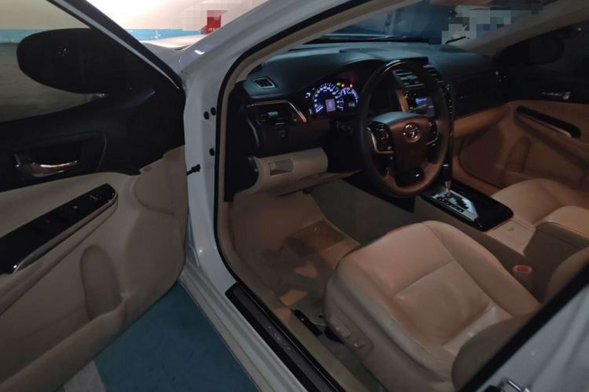 Used Toyota Camry 2012 Luxurious Edition 2.5HG Zunrui Interior 3