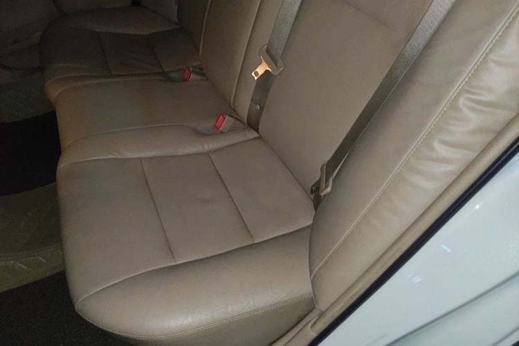 Used Toyota Camry 2012 2.5G Luxury Edition Interior 4