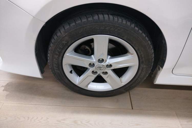 Used Toyota Camry 2012 Junrui 2.0S Radiant Edition Left Front Wheel Hub