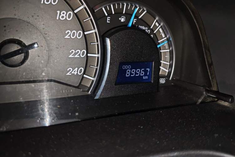 Used Toyota Camry 2012 Junrui 2.0S Radiant Edition Odometer Close Up