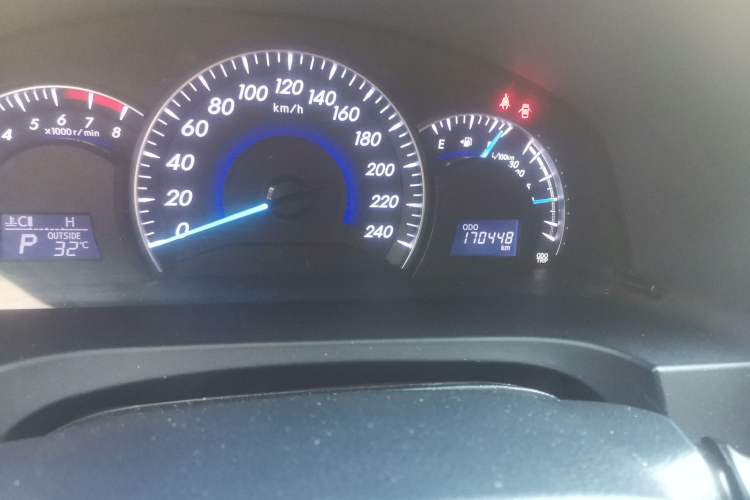 Used Toyota Camry 2012 2.5G Luxury Edition Odometer Close Up