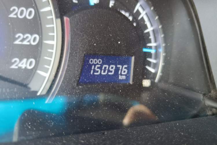 Used Toyota Camry 2012 2.5G Luxury Edition Odometer Close Up