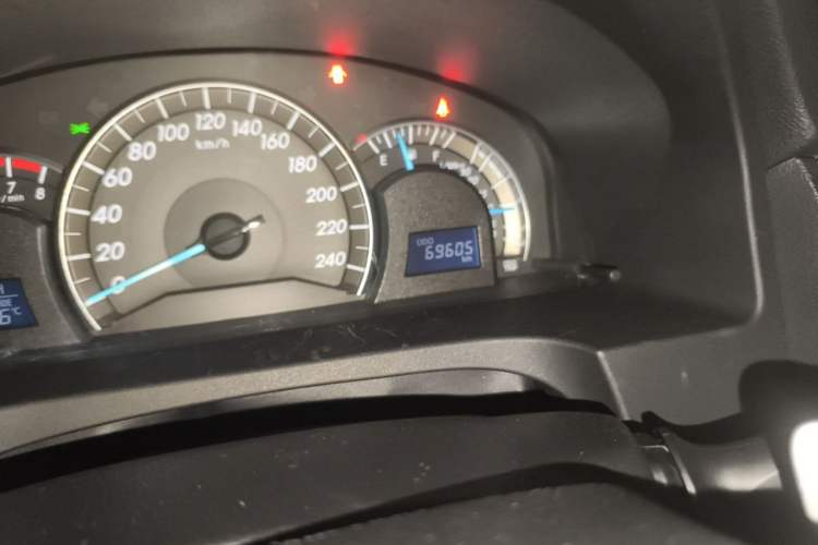 Used Toyota Camry 2012 Junrui 2.0S Radiant Edition Odometer Close Up