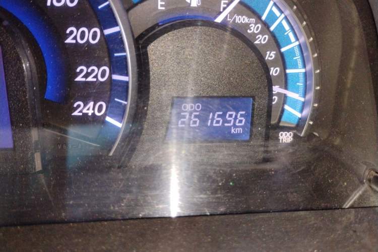 Used Toyota Camry 2012 Luxurious Edition 2.5HG Zunrui Odometer Close Up