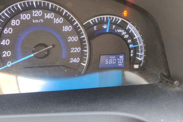 Used Toyota Camry 2012 2.5G Luxury Edition Odometer Close Up