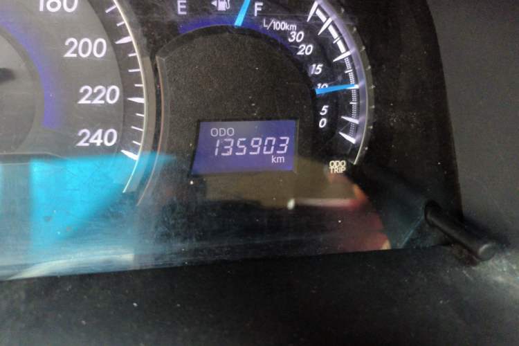 Used Toyota Camry 2012 2.0G Luxury Edition Odometer Close Up