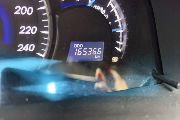 Used Toyota Camry 2012 2.5G Luxury Edition Odometer Close Up