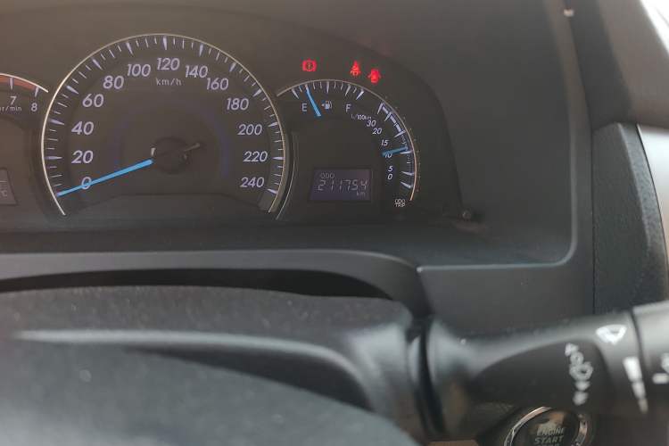 Used Toyota Camry 2012 2.5G Luxury Edition Odometer Close Up