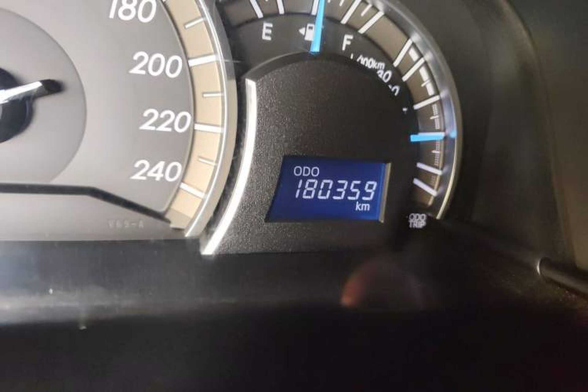 Used Toyota Camry 2012 Junrui 2.0S Radiant Edition Odometer Close Up