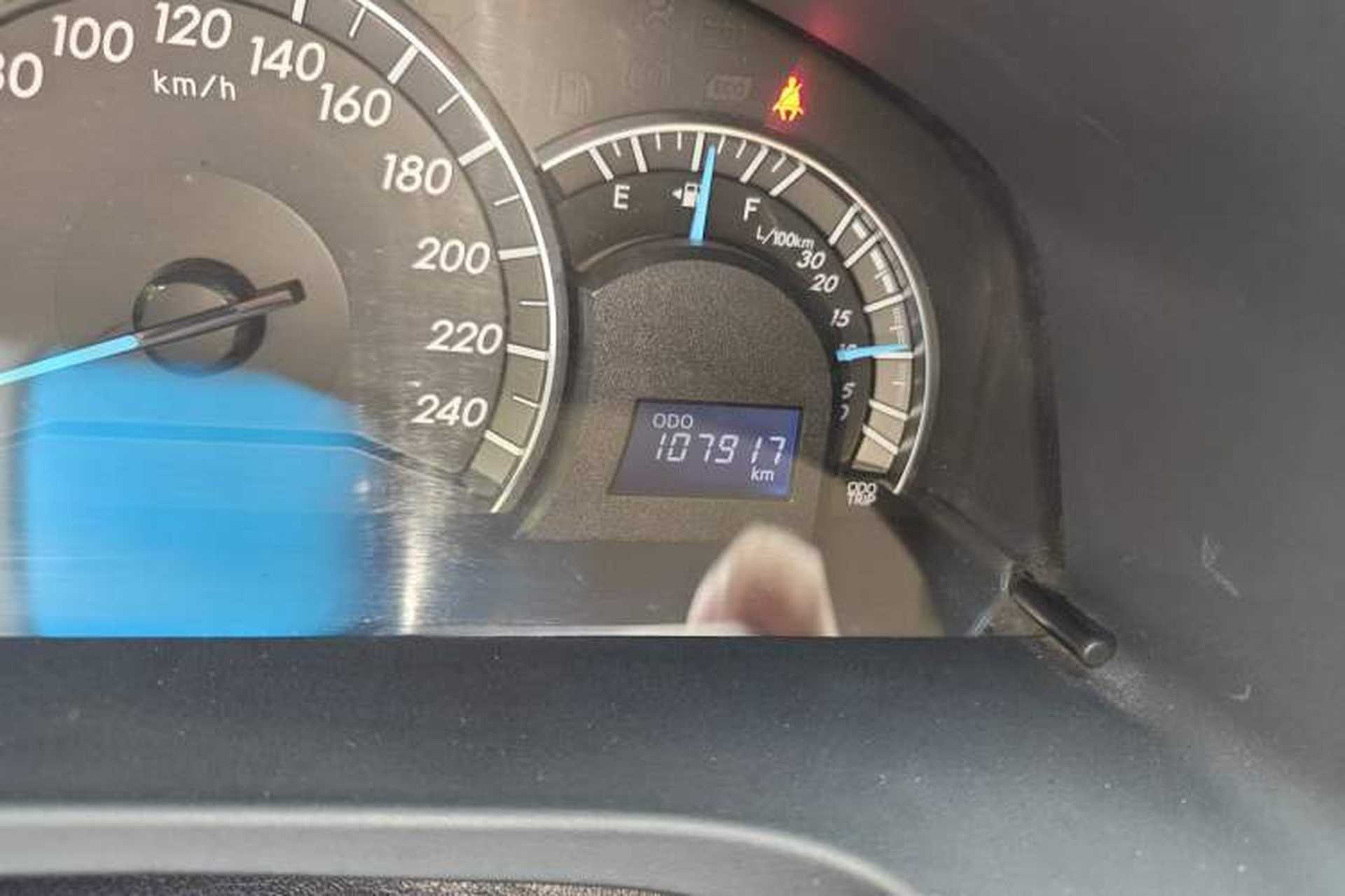 Used Toyota Camry 2012 Junrui 2.0S Radiant Edition Odometer Close Up