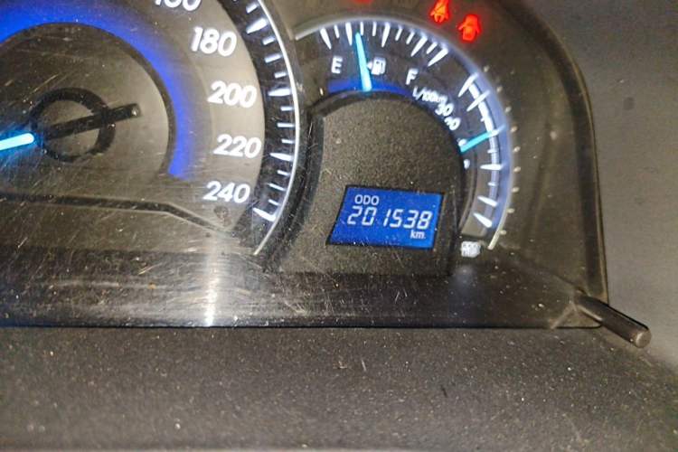 Used Toyota Camry 2012 2.0G Luxury Edition Odometer Close Up