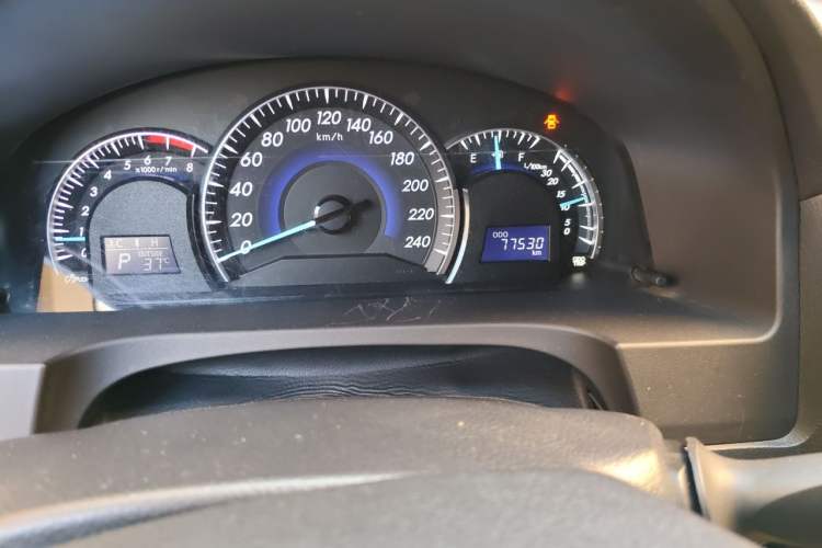 Used Toyota Camry 2012 2.5G Luxury Edition Odometer Close Up