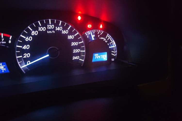 Used Toyota Camry 2012 Junrui 2.0S Radiant Edition Odometer Close Up