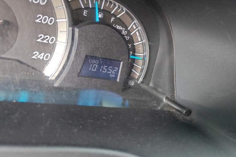 Used Toyota Camry 2012 Junrui 2.0S Radiant Edition Odometer Close Up