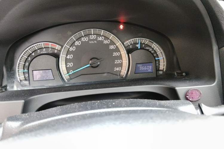 Used Toyota Camry 2012 Junrui 2.0S Radiant Edition Odometer Close Up