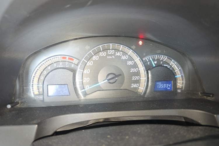 Used Toyota Camry 2012 Junrui 2.0S Radiant Edition Odometer Close Up