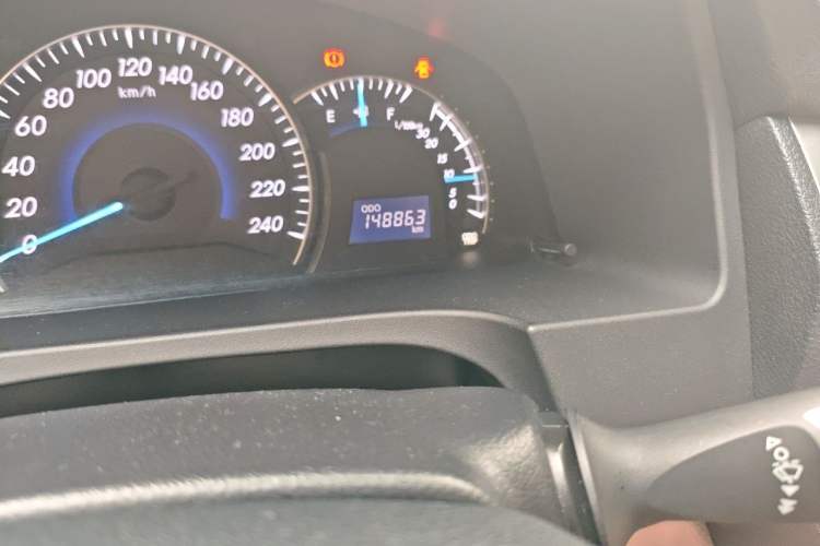 Used Toyota Camry 2012 2.0G Luxury Edition Odometer Close Up