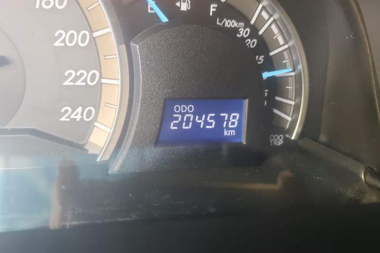 Used Toyota Camry 2012 Junrui 2.0S Radiant Edition Odometer Close Up