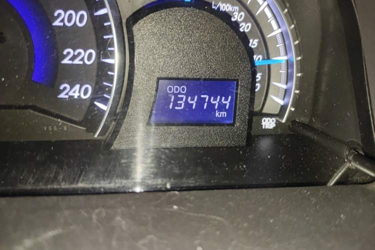 Used Toyota Camry 2012 2.5G Luxury Edition Odometer Close Up