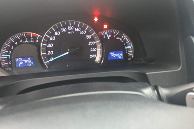 Used Toyota Camry 2012 Junrui 2.0S Radiant Edition Odometer Close Up