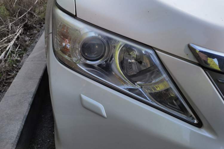 Used Toyota Camry 2012 2.5G Luxury Edition Right Front Headlight