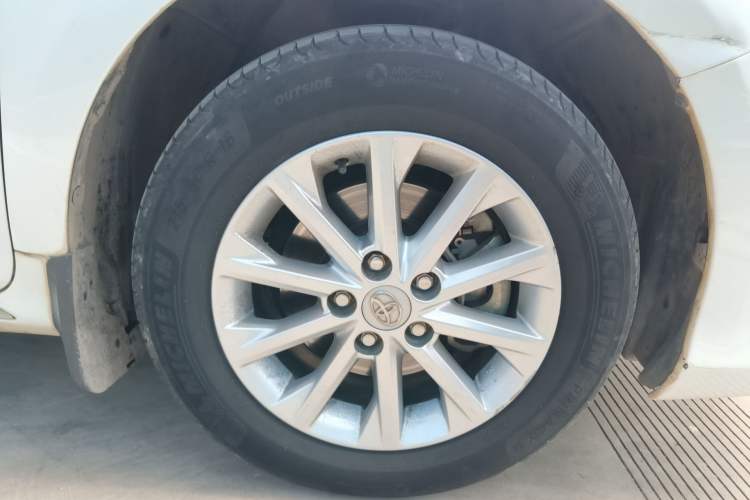 Used Toyota Camry 2012 2.5G Luxury Edition Right Front Wheel Hub
