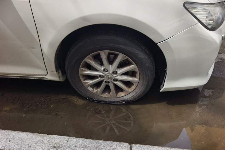 Used Toyota Camry 2012 2.5G Luxury Edition Right Front Wheel Hub