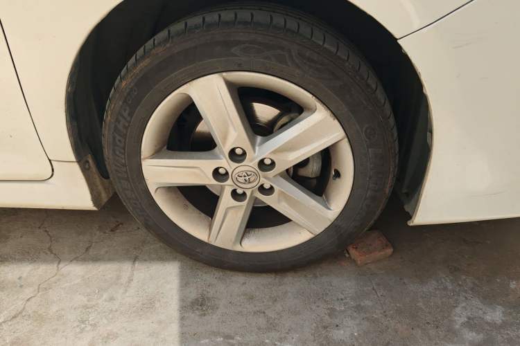 Used Toyota Camry 2012 Junrui 2.0S Radiant Edition Right Front Wheel Hub