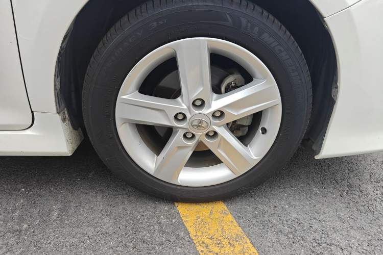 Used Toyota Camry 2012 Junrui 2.0S Radiant Edition Right Front Wheel Hub