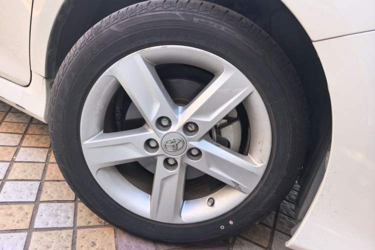 Used Toyota Camry 2012 Junrui 2.0S Radiant Edition Right Front Wheel Hub