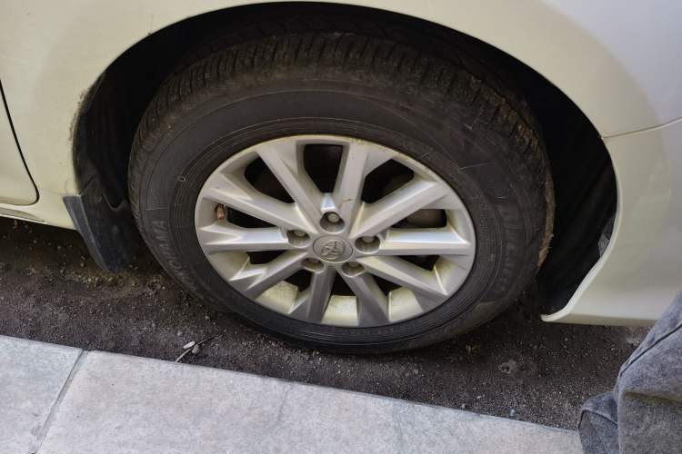 Used Toyota Camry 2012 2.5G Luxury Edition Right Front Wheel Hub