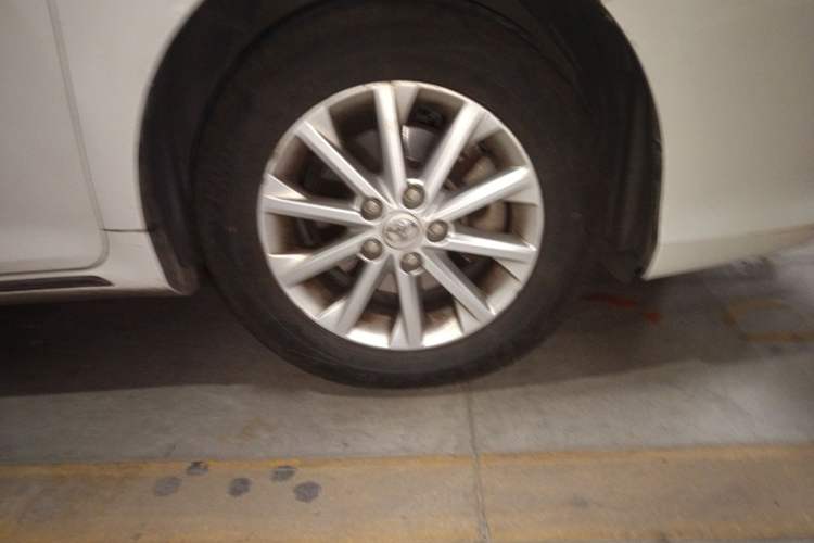 Used Toyota Camry 2012 2.5G Luxury Edition Right Front Wheel Hub