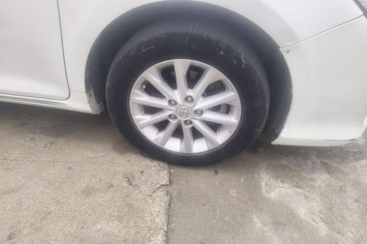 Used Toyota Camry 2012 2.5G Luxury Navigation Edition Right Front Wheel Hub