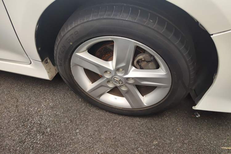 Used Toyota Camry 2012 Junrui 2.0S Radiant Edition Right Front Wheel Hub