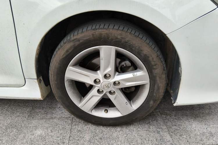 Used Toyota Camry 2012 Junrui 2.0S Radiant Edition Right Front Wheel Hub