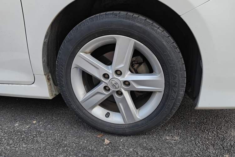 Used Toyota Camry 2012 Junrui 2.0S Radiant Edition Right Front Wheel Hub