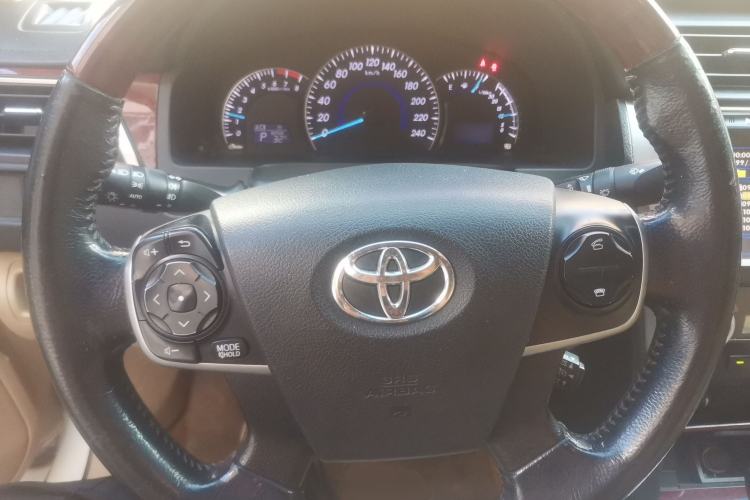 Used Toyota Camry 2012 2.5G Luxury Edition Steering Wheel