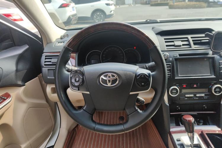 Used Toyota Camry 2012 2.5G Luxury Edition Steering Wheel