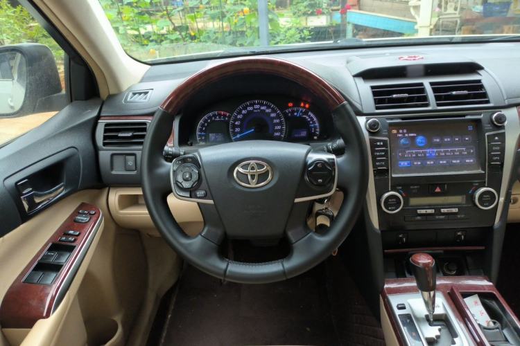 Used Toyota Camry 2012 2.0G Luxury Edition Steering Wheel