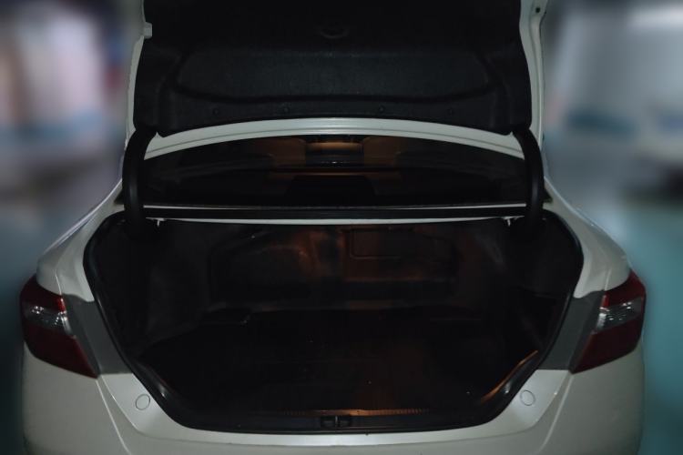 Used Toyota Camry 2012 Luxurious Edition 2.5HG Zunrui Trunk