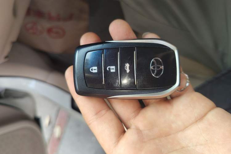 Used Toyota Camry 2012 Luxurious Edition 2.5HG Zunrui Vehicle Key
