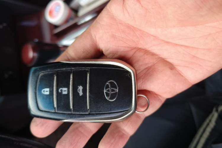 Used Toyota Camry 2012 2.5G Luxury Edition Vehicle Key