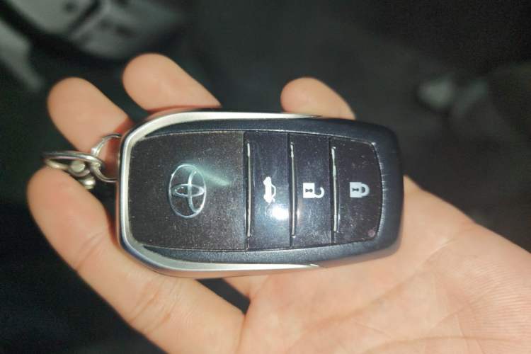 Used Toyota Camry 2012 Luxurious Edition 2.5HG Zunrui Vehicle Key